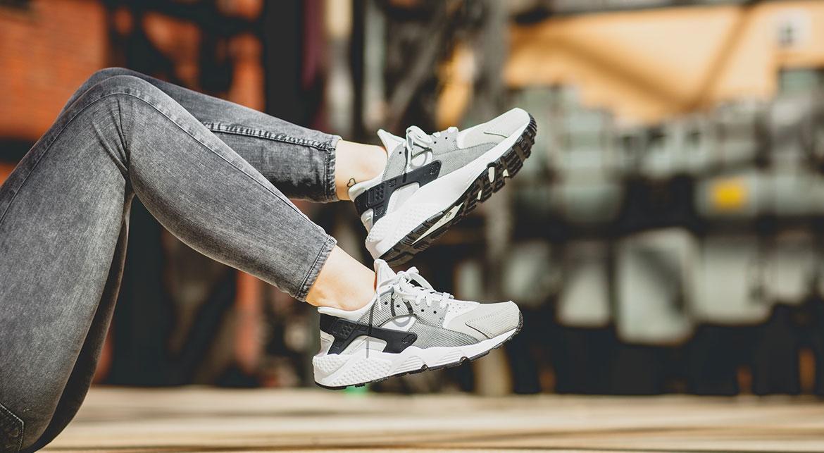 Nike Wmns Air Huarache Run 